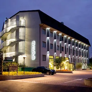 hotel-sporting-cologno.italymilanhotels.net/